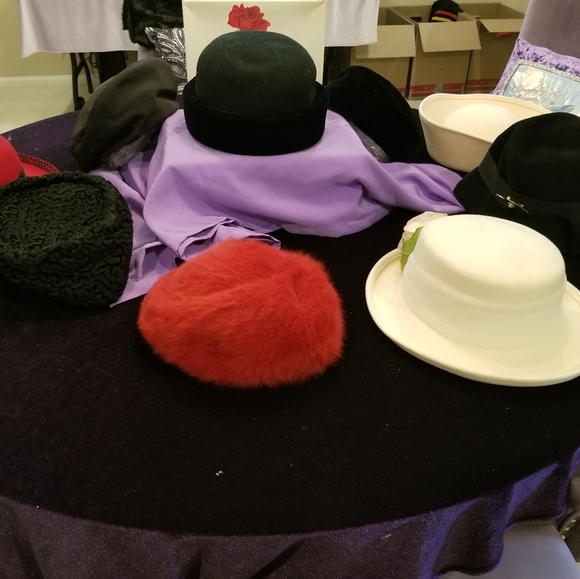 Pomegranate Red hat - Picture 4 of 4